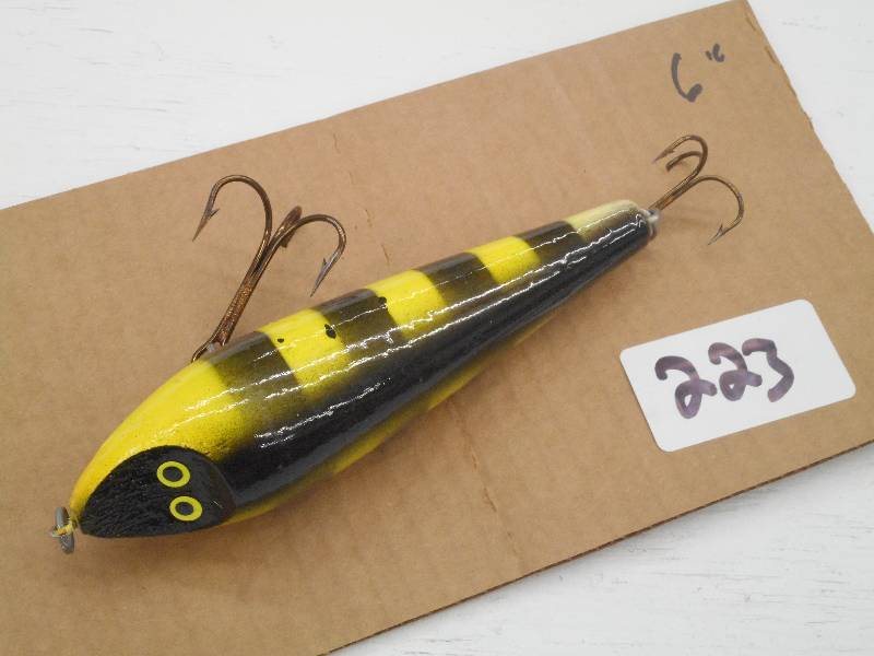 lot 223 image: (1) 6 Muskie Crankbait Lure ...