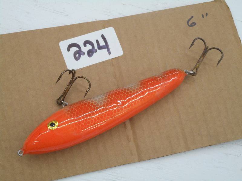 lot 224 image: (1) 6 Muskie Crankbait Lure ...