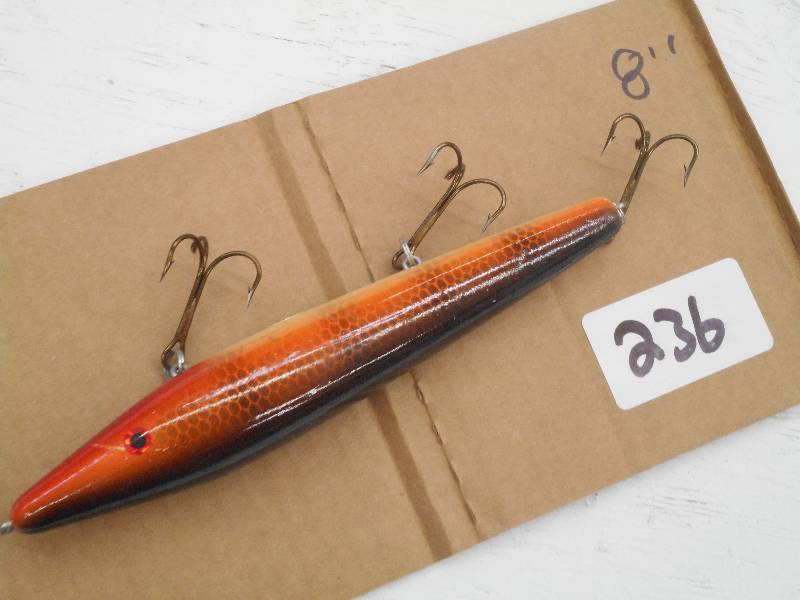 lot 236 image: (1) 8 Muskie Crankbait Lure ...
