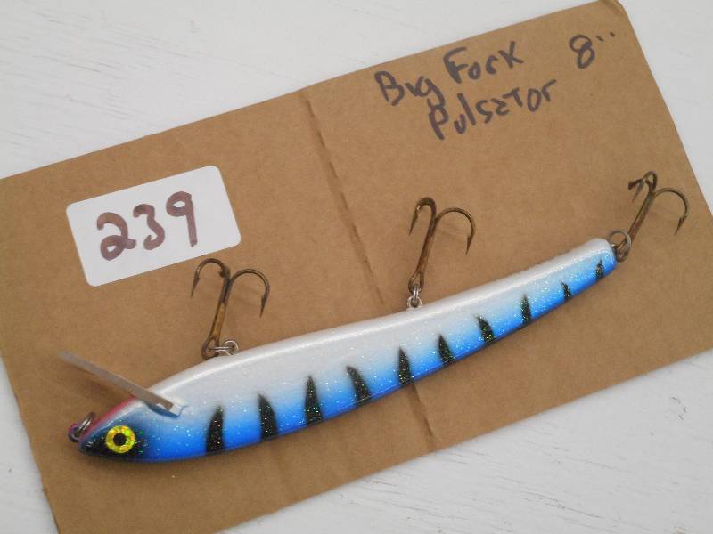lot 239 image: (1) 8 Big Fork Pulsator Muskie Lur...