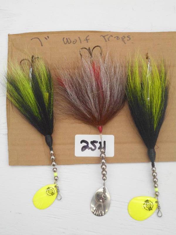 lot 254 image: (3) 7 Wolf Trap Muskie Spinner Lur...