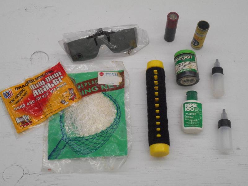 lot 280 image: Lot Of Assorted Fishing Supplies & ...