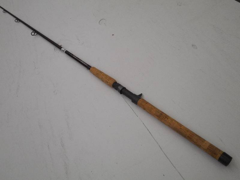 lot 1 image: G-Loomis MUR914C Medium Fast Action Muskie Rod, Casting Rod, 77 Length, Like New