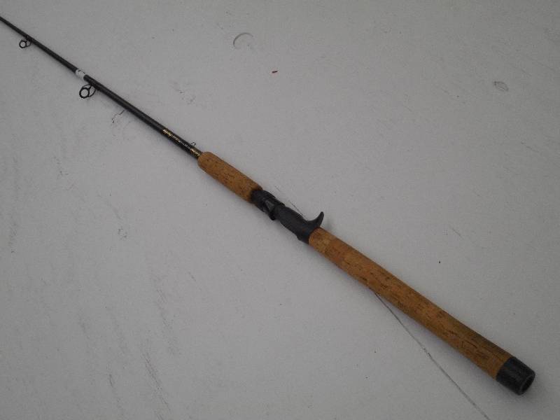 lot 7 image: Tooth Tamer FigRig 7 Medium Action...