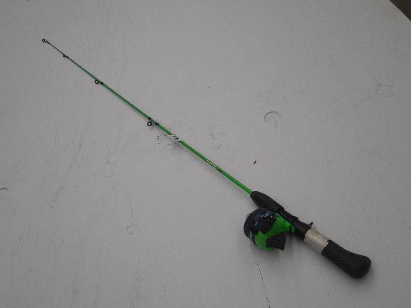 lot 24 image: Zebco Hot Reels Kids Spin-Cast Rod ...