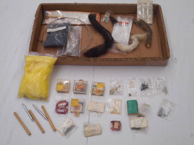 lot 29 image: Flat Full Of Assorted Lure Making S...