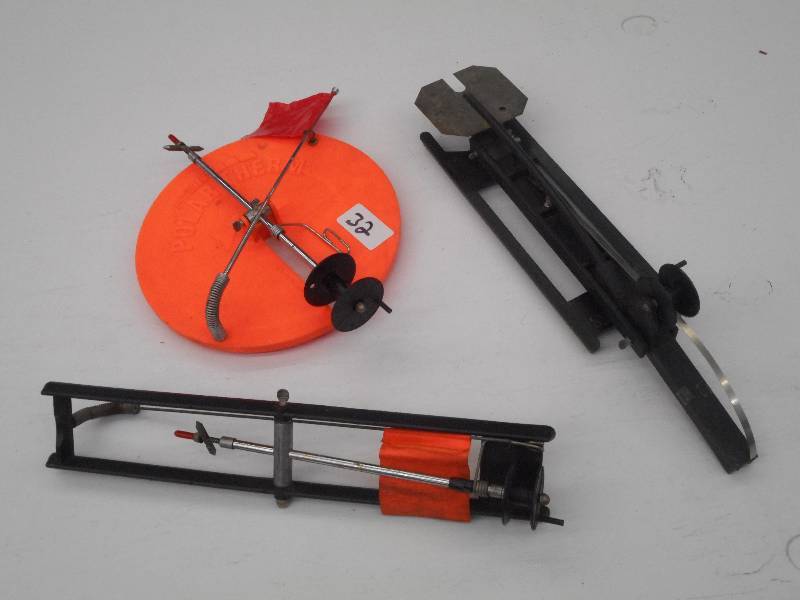 lot 32 image: Lot Of (3) Ice Fishing Tip-Ups ...