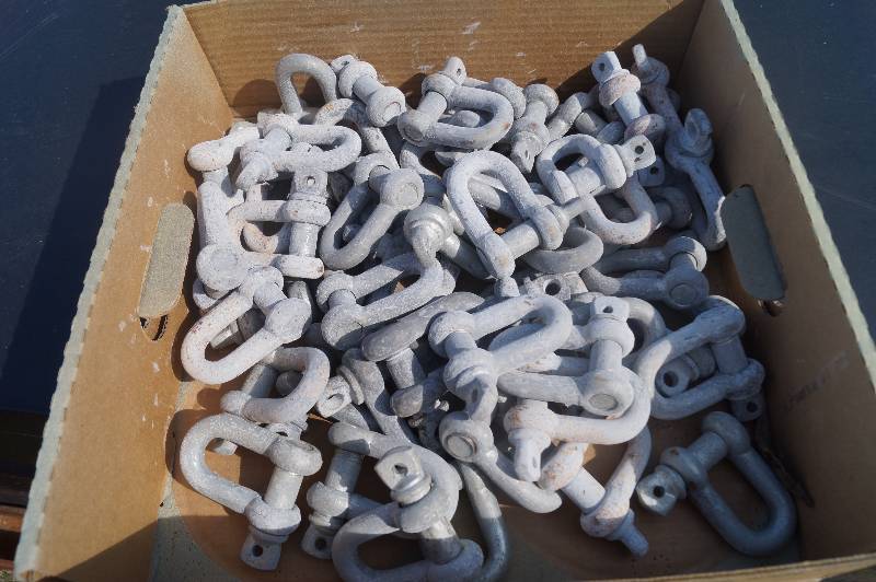 Box of Clevises