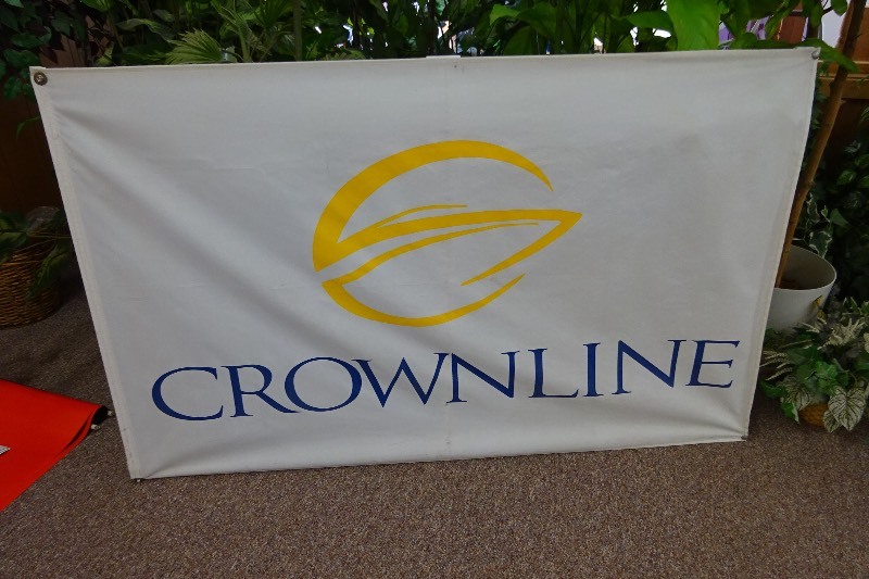 lot 3 image: Vinyl Crownline banner
