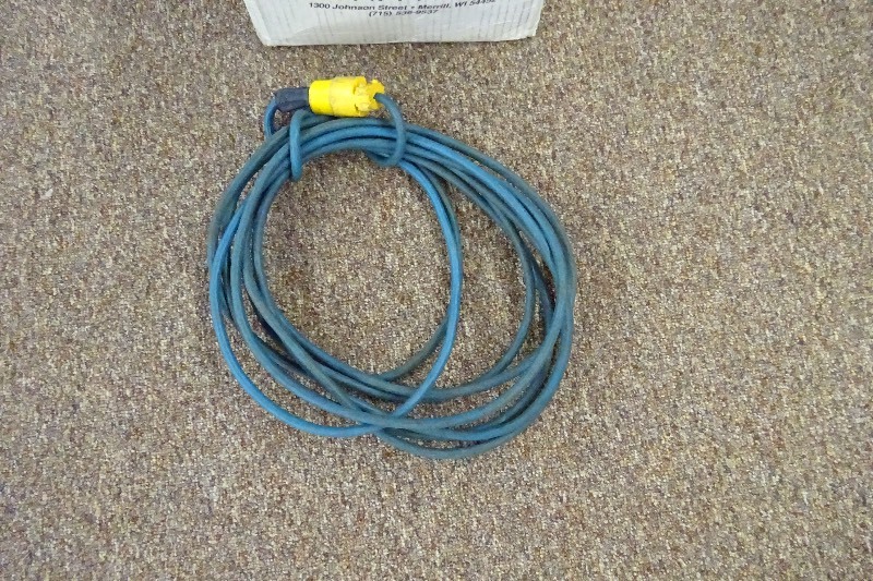 lot 47 image: 25 foot extension cord