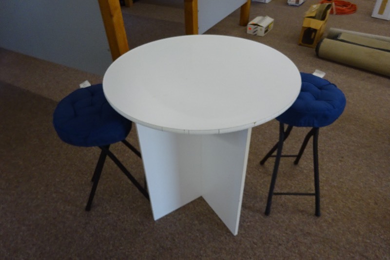 lot 62 image: Table