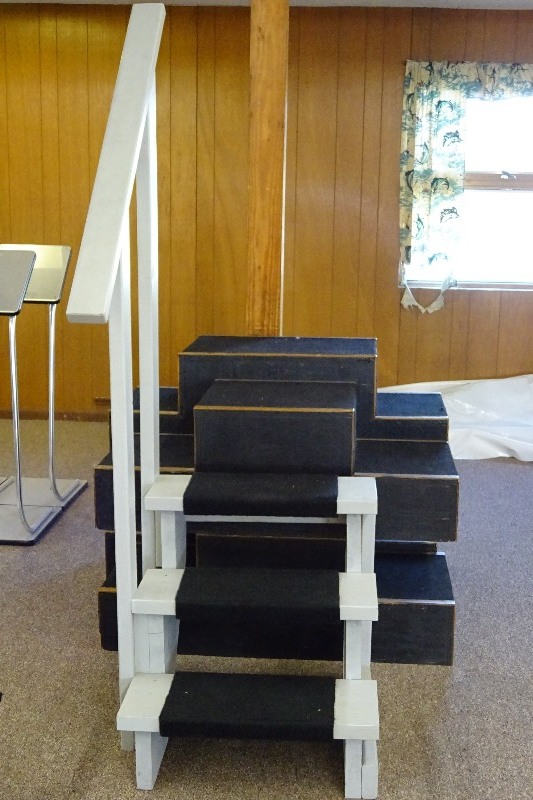 lot 67 image: Display Steps
