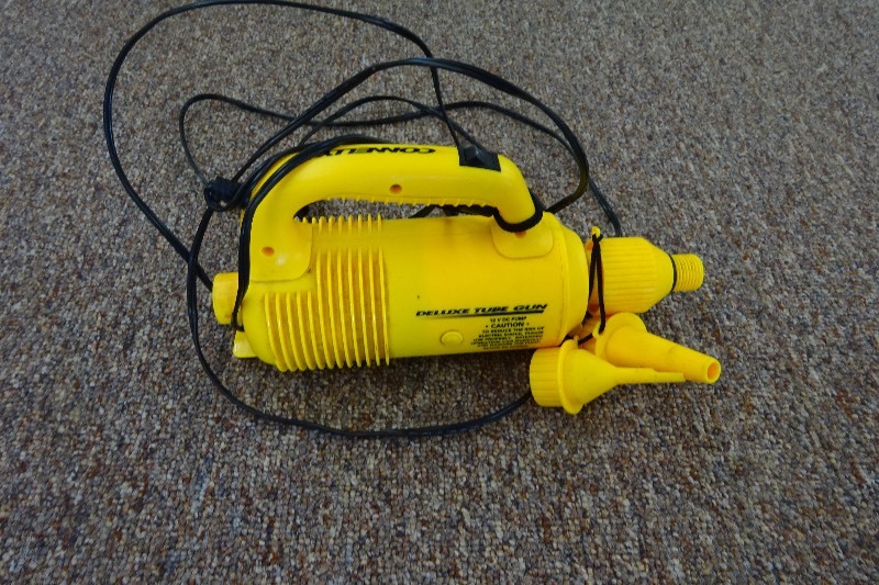 lot 72 image: Connelly Air pump