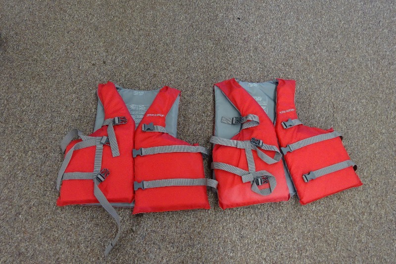 lot 74 image: Stearns life vest
