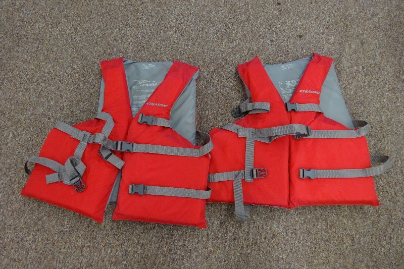 lot 75 image: Stearns life vest