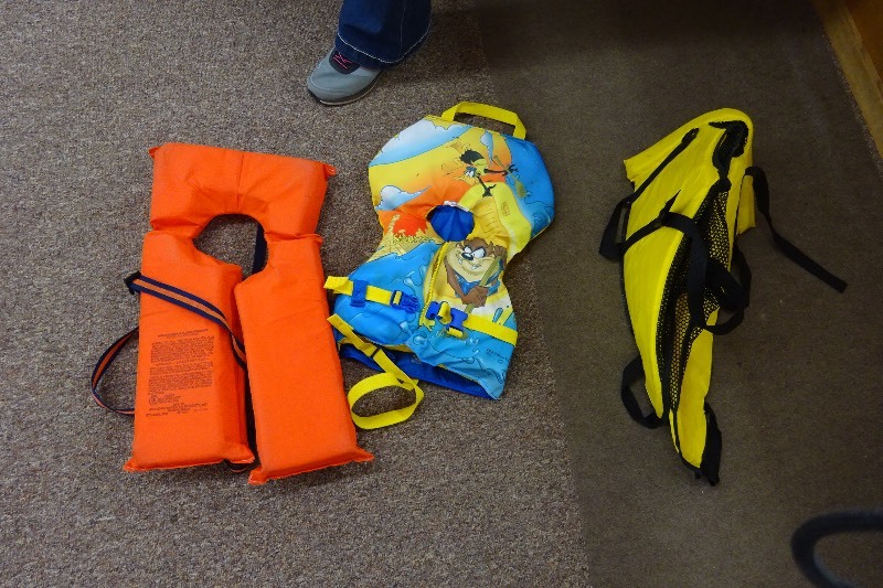lot 81 image: 1 Adult life vest