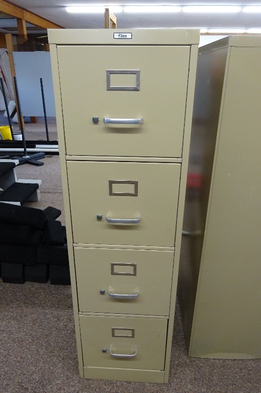 lot 95 image: 4 Drawer File Cabinet