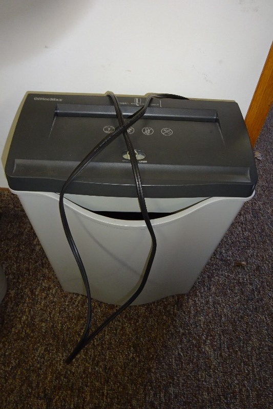 lot 131 image: Office Max Paper Shredder