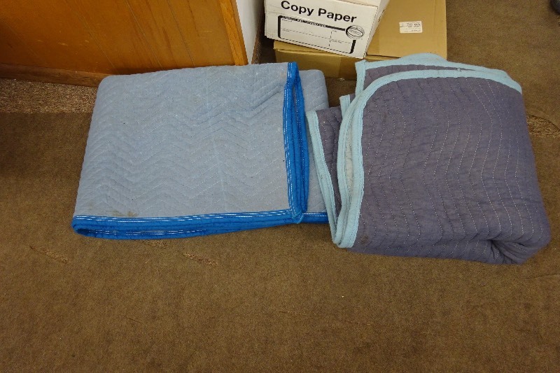 lot 152 image: 2 Padded moving blankets