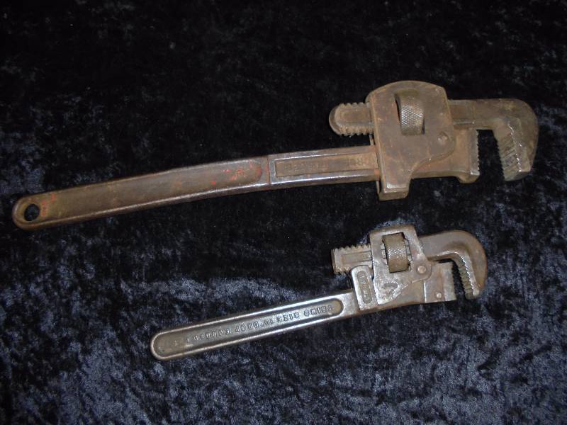 lot 3 image: Lot - 2 Pipewrenches, 18 & 12
