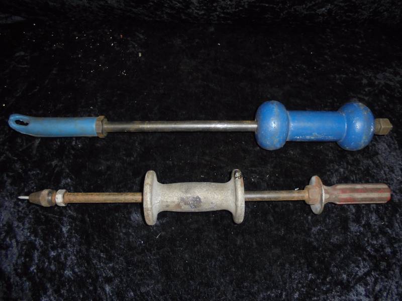 lot 20 image: Lot - 2 Dent Pullers for Auto Body