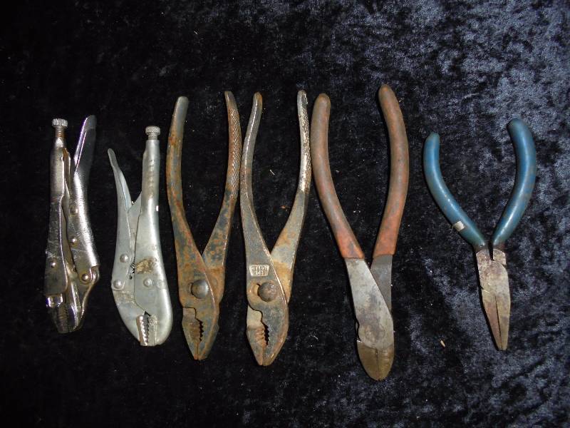 lot 21 image: Lot - Asst Pliers & Vice Grips