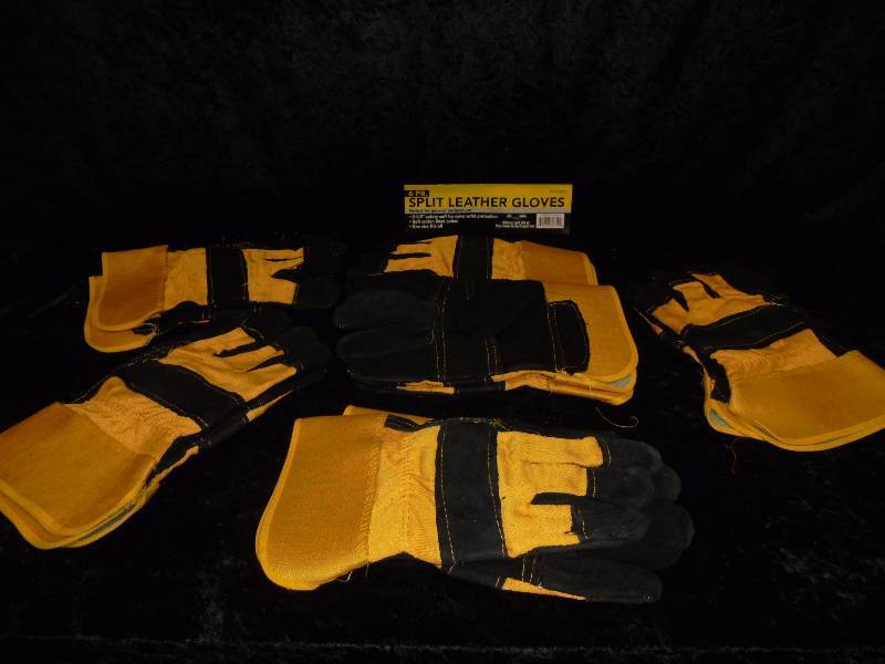 lot 26 image: NEW, 6 Pair of Split Leather Gloves