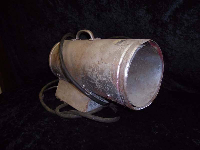 lot 32 image: Propane Heater with Hose (works)