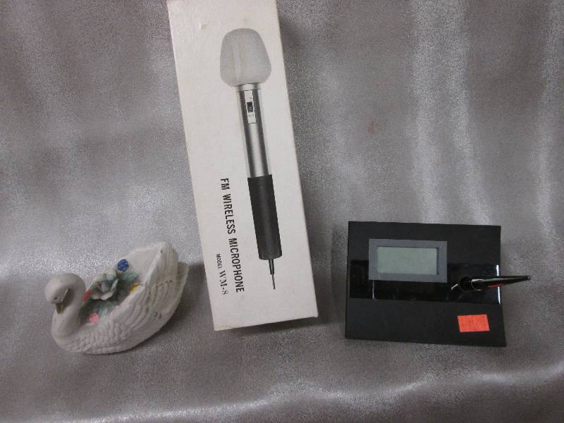 Swan treasure box, wireless microph...