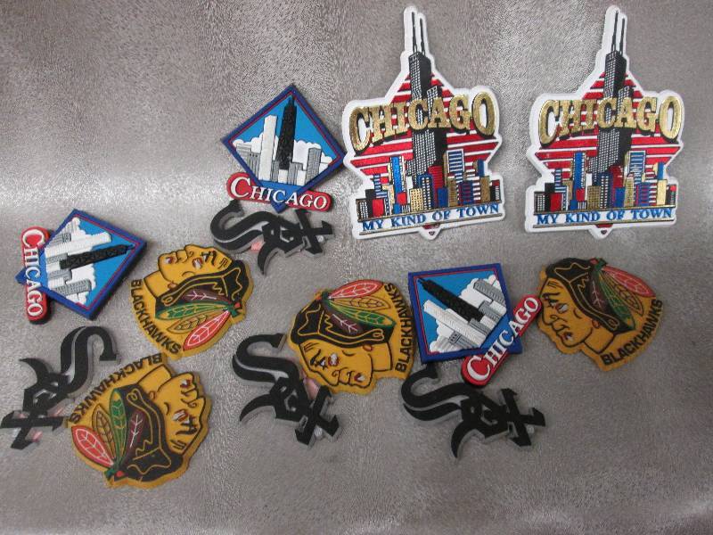 Lot of assorted Chicago souvenir ma...
