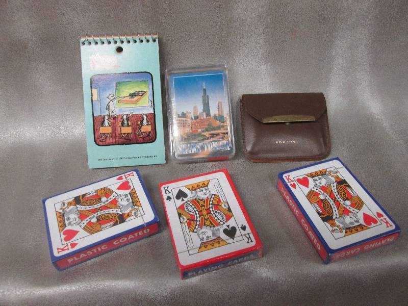 Memo pad, Key pouch, Chicago playin...
