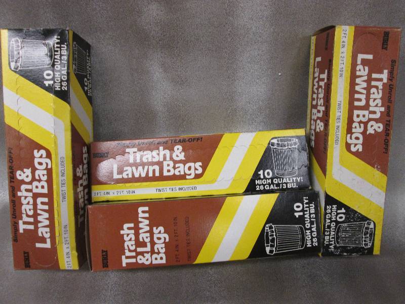 Lot of 4 pk Trash 7 Lawn Bags 26 ga...