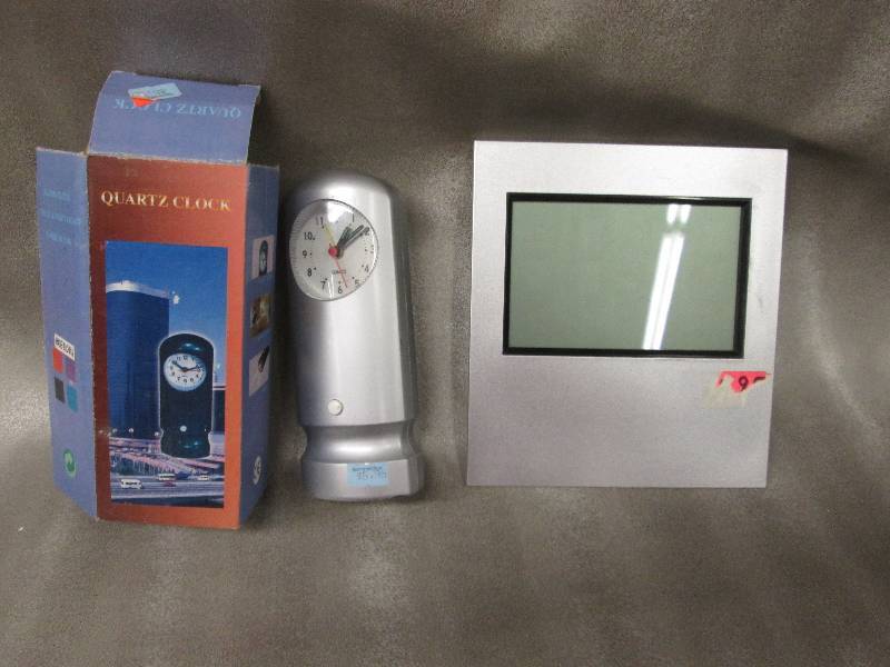 Quartz Clock, Desk CalendarClock...