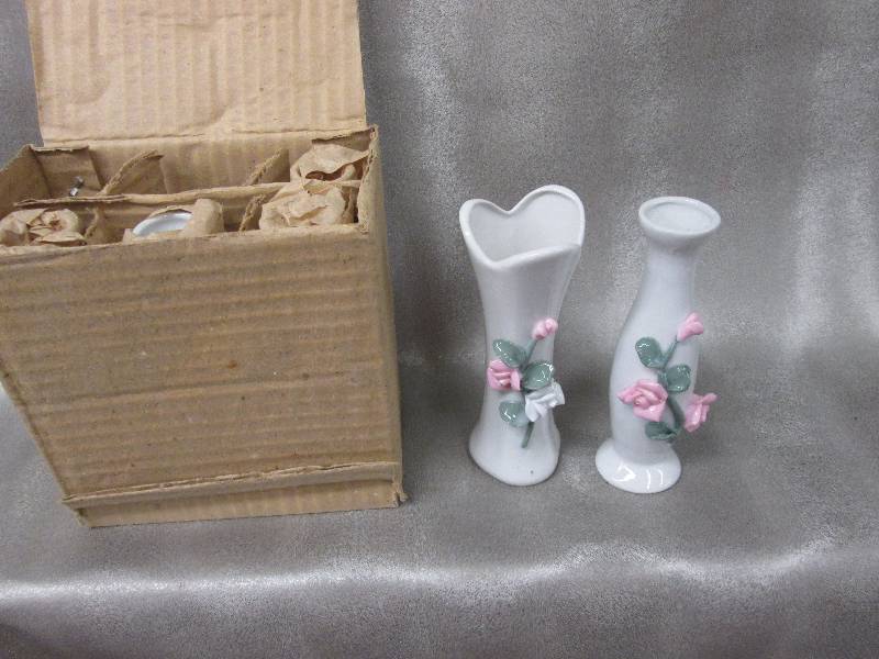Set of 6 Rose embossed white bud va...