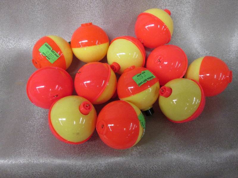 Lot of 12 Airlite Bobbers 1 34...