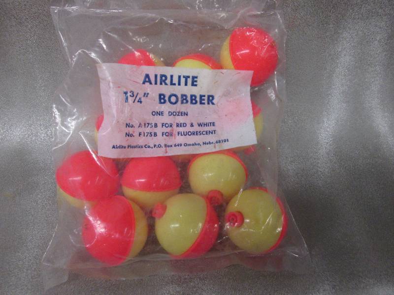 Lot of 12 Airlite Bobbers 1 34...