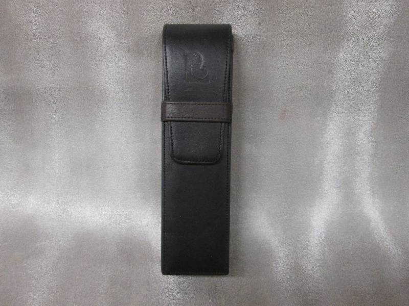 8 Cigar case for 2 cigars...