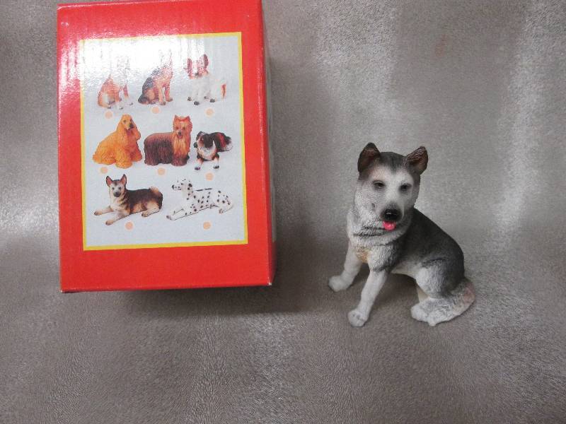 Small Alaskan Malamute Dog Ceramic ...
