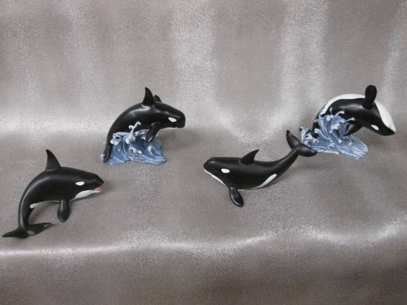 Set of 4 Killer Whale Figurines in ...