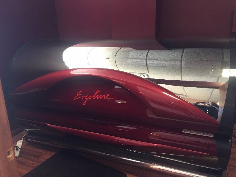 lot 2 image: Ergoline Classic 600 (2001)