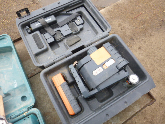 lot 35 image: RoboToolz Plane Lazer Level