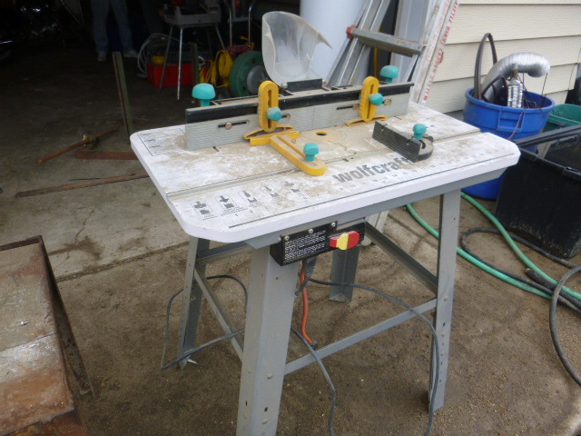lot 37 image: Ryobi Router