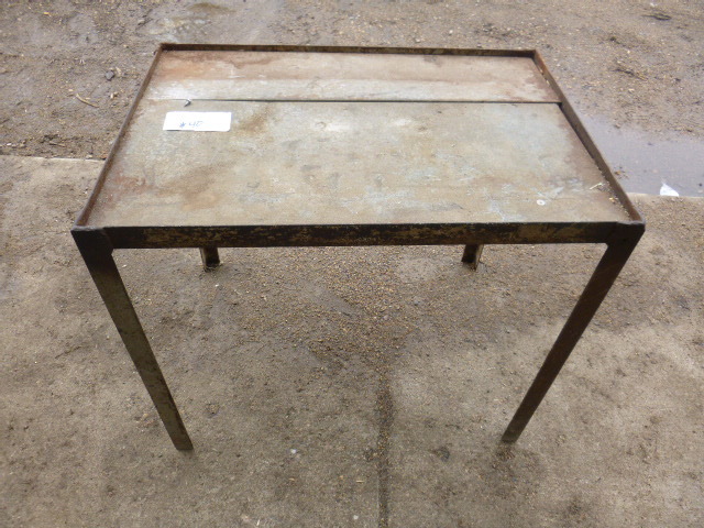lot 40 image: Metal Table