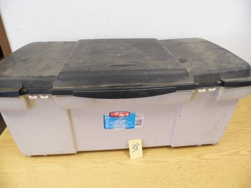 Rubbermaid Tote Locker w/ Misc | May #4 Consignment | K-BID