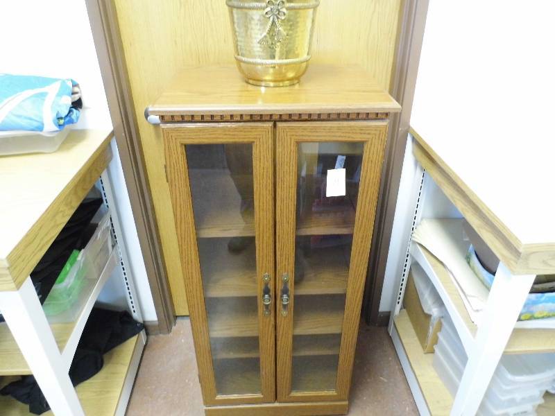 Cabinet w Brass Pot