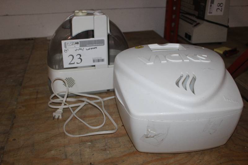 lot 23 image: Lot of (2) Humidifiers Including 1) Vicks AND 1) Sunbeam Ultrasonic Humidifier