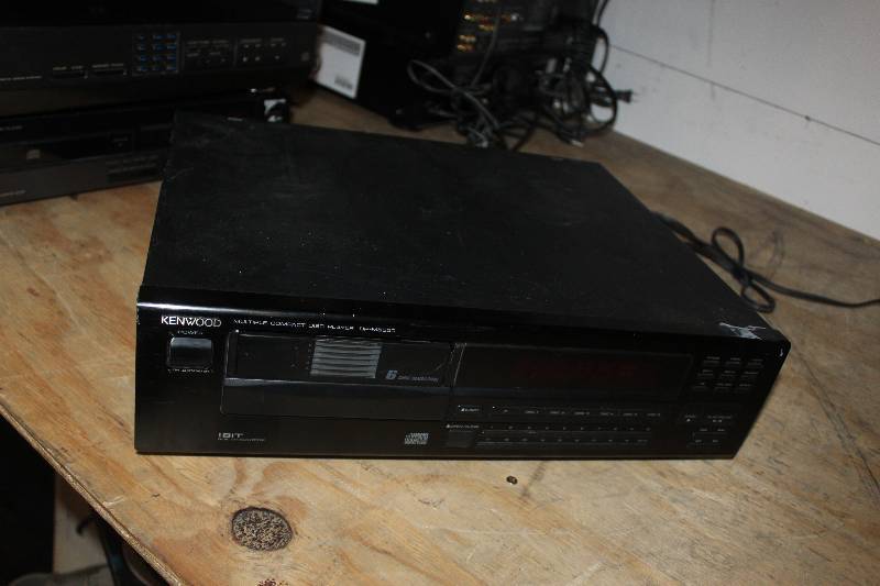 lot 7 image: Kenwood Compact Disc Player