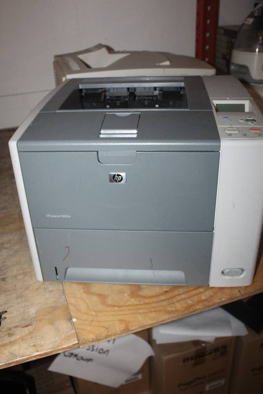 lot 40 image: HP Monochrome LaserJet 3005n Workgroup Printer