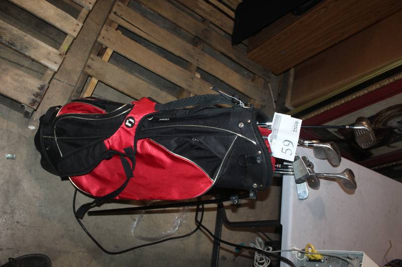 lot 59 image: Cleveland Launcher Golf Bag Set