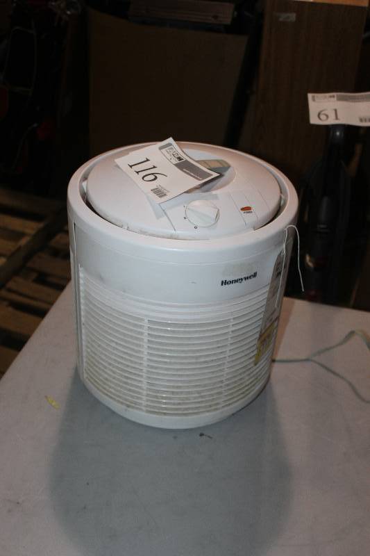 lot 116 image: Honeywell HEPA Air Cleaner